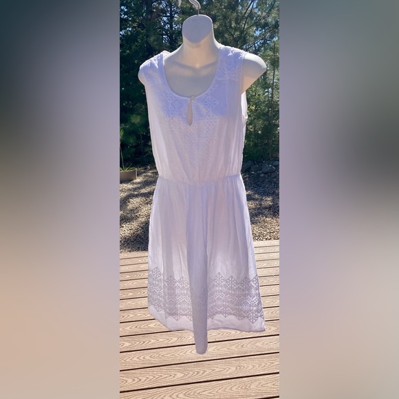 Ricki's Dresses & Skirts - Lovely white dress size 6